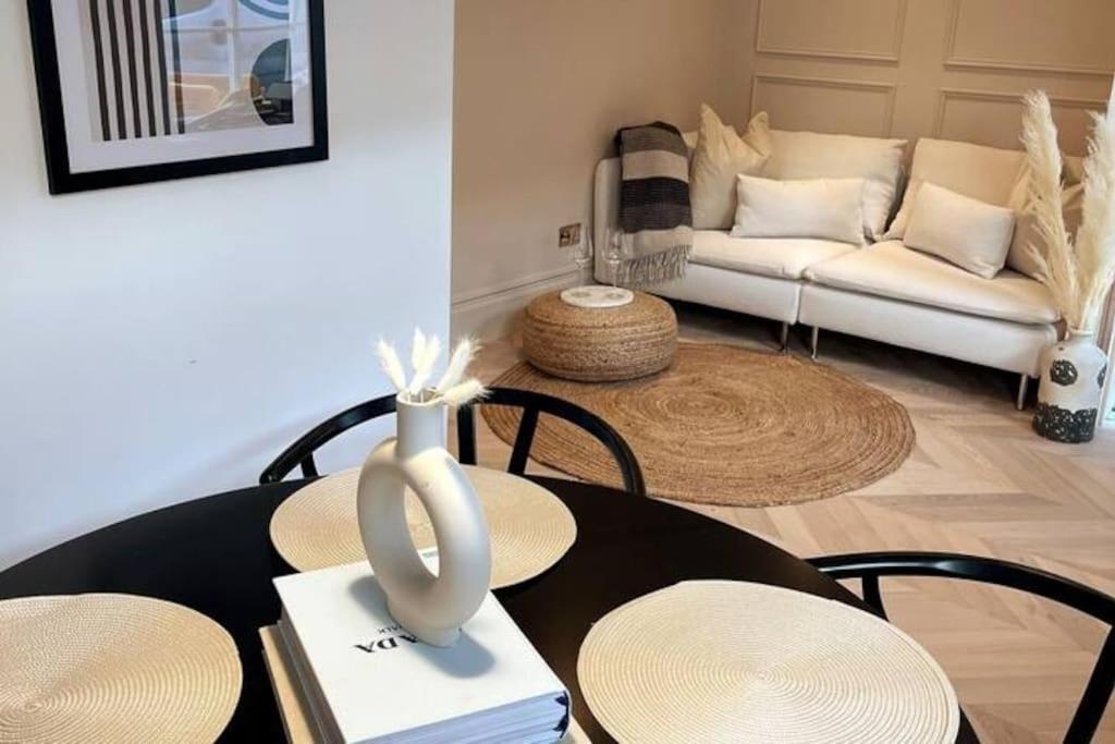 شقة باث  في Courtyard Garden, Beautifully Finished Flat - Ba1 المظهر الخارجي الصورة