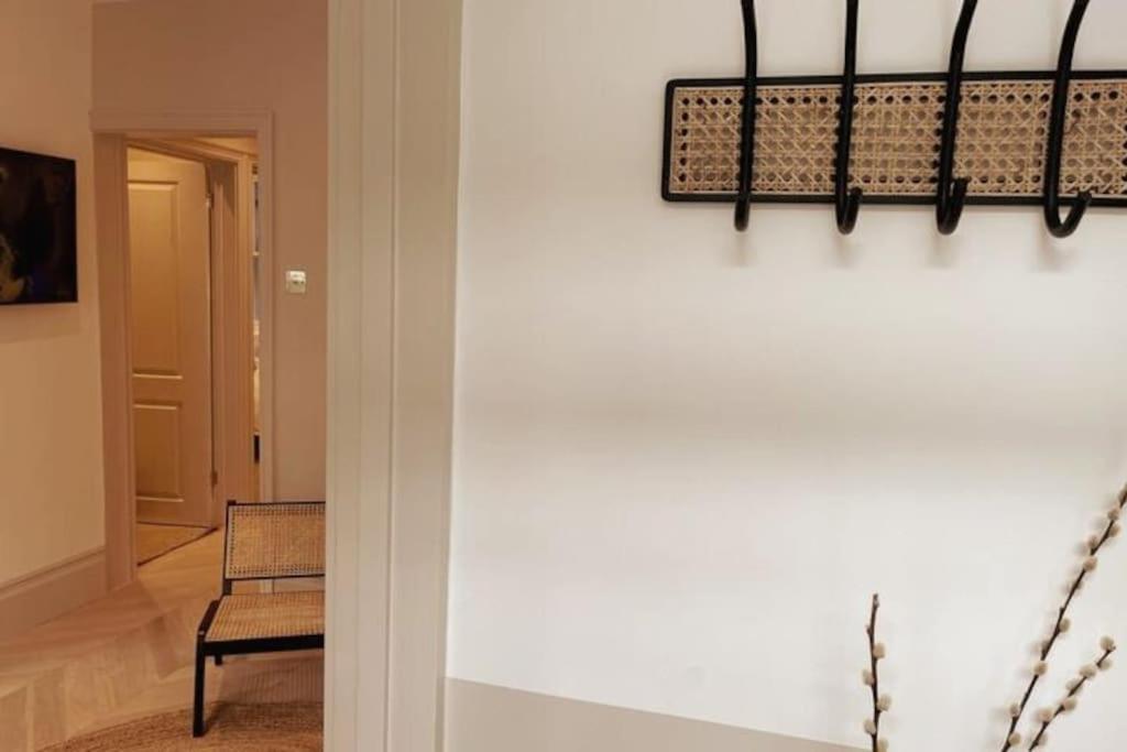 شقة باث  في Courtyard Garden, Beautifully Finished Flat - Ba1 المظهر الخارجي الصورة